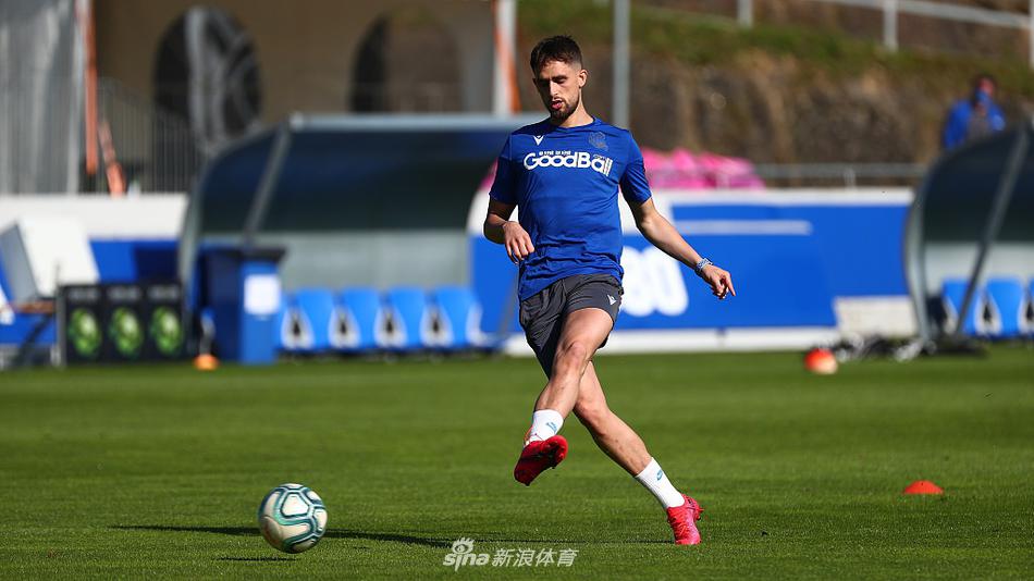 冲刺阶段皇家社会备战法甲，绝杀压哨细节曝光，悬念犹存，更衣室氛围转暖 