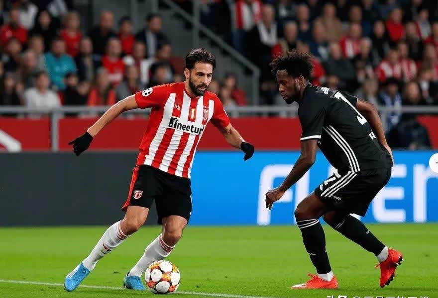 包含冲刺阶段德甲传出新动向，埃因霍温回应争议，管理层表态：信心回归，细节决定成败的词条