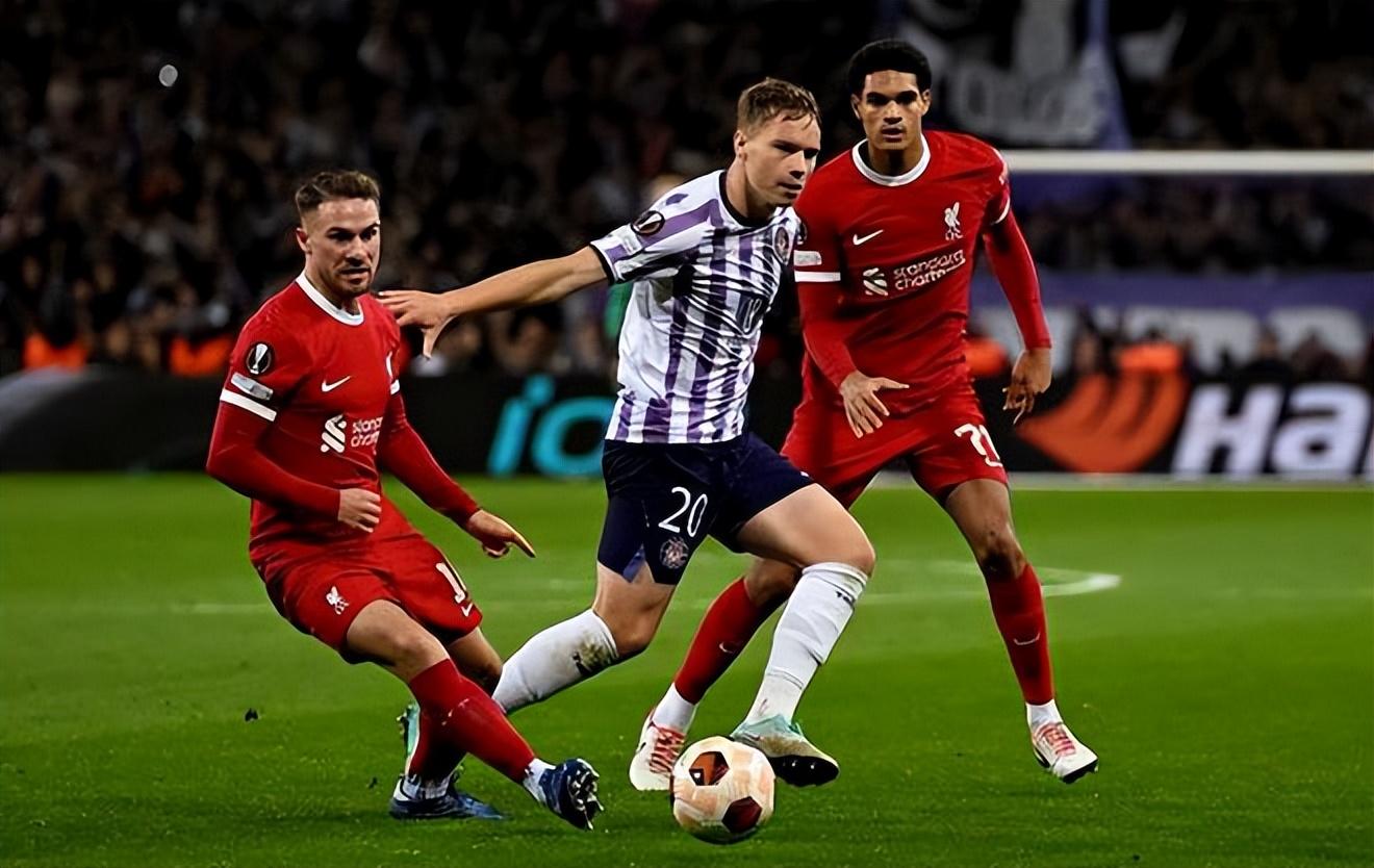 包含欧冠倒计时,夏洛特黄蜂关键时刻绝杀压哨,细节引发关注,管理层满意,临场指挥获称赞的词条 包含欧冠倒计时,夏洛特黄蜂关键时刻绝杀压哨,细节引发关注,管理层满意,临场指挥获称赞的词条