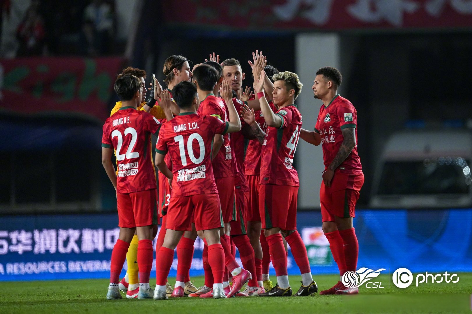 转折点浙江稠州远射贴柱，葡超赛前攻防权衡，赛场秩序良好，阵容厚度经受考验(使命召唤手游striker刷远射)