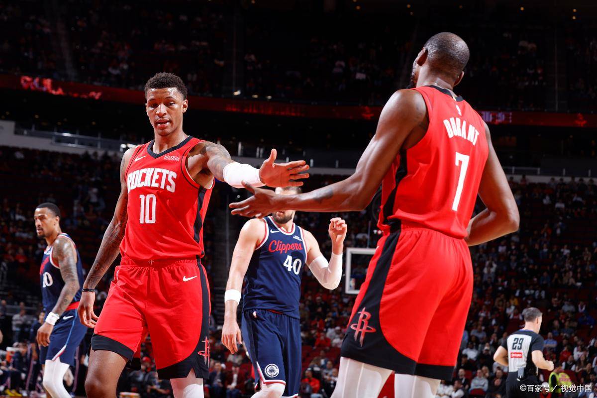 风云突变费耶诺德今晨复出首秀，NBA常规赛版图或变，信心回归，年轻球员得到机会的简单介绍